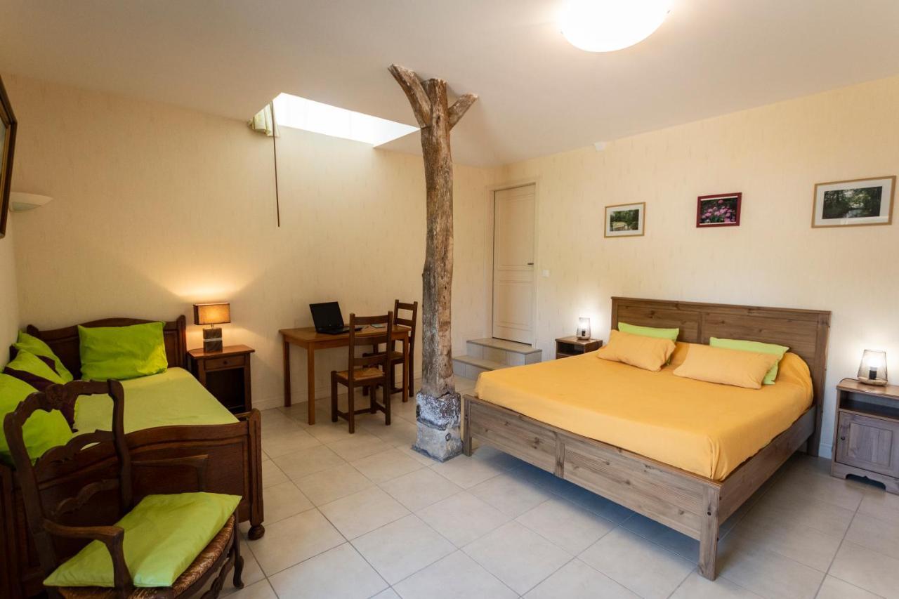 La Haye Gites Et Chambre D'Hotes アヴリイエ エクステリア 写真