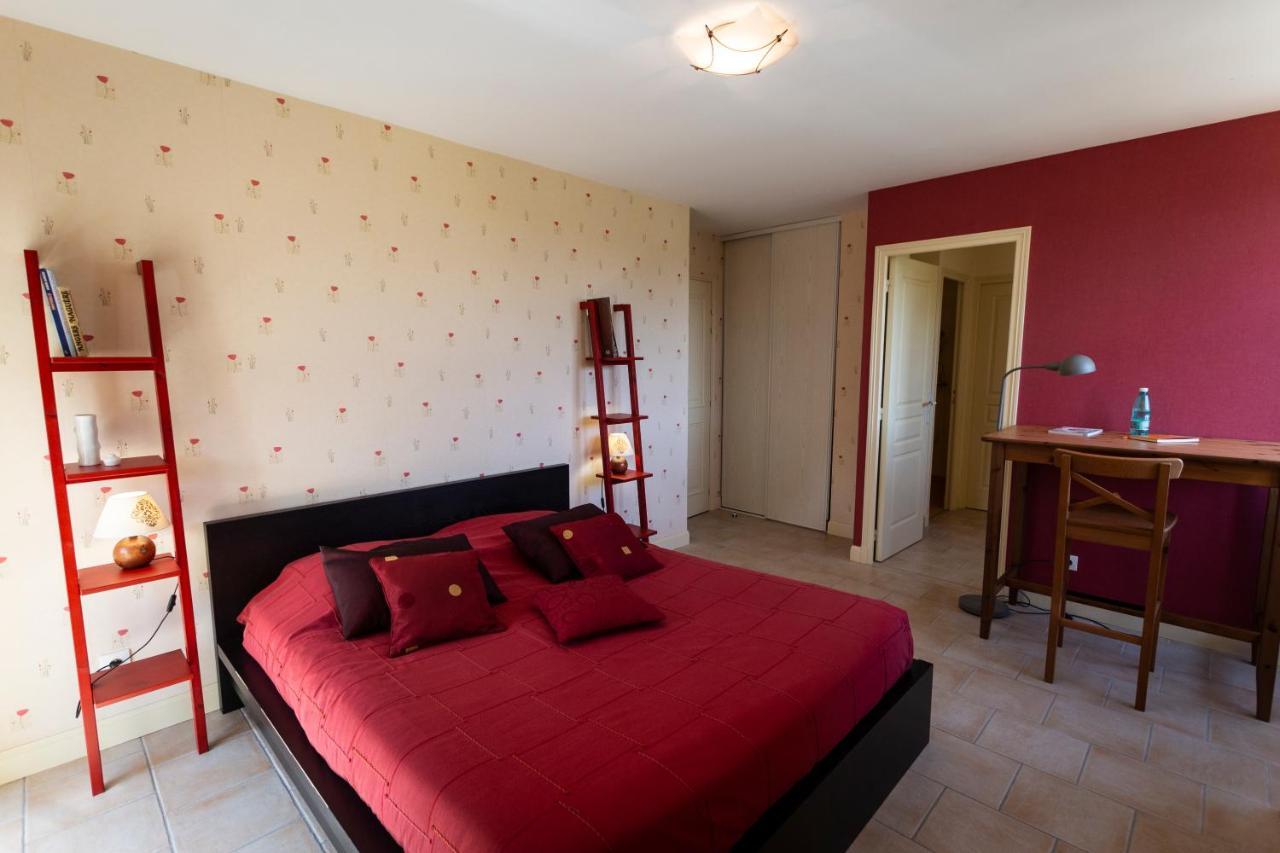 La Haye Gites Et Chambre D'Hotes アヴリイエ エクステリア 写真